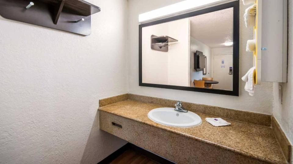 Motel 6 Houston, Tx Fm 1960 Bammel Eksteriør billede